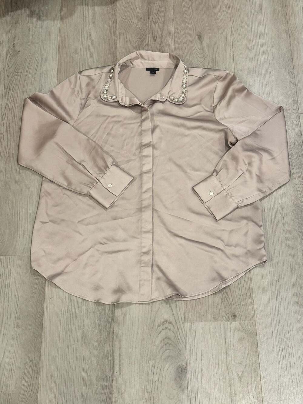 Ann Taylor Satin Pearl Beaded Collar Button Up Blouse Size XL Beige